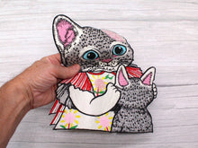 Load image into Gallery viewer, Mum  Cat  With Kitten  Applique Patch