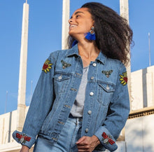 Load image into Gallery viewer, Crystal Rhinestone and Embroidered Love Heart Crown Applique Patch