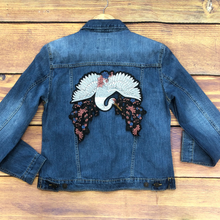Load image into Gallery viewer, Flower And Swan Patch appliqué