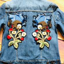 Load image into Gallery viewer, 2 Flower And Griffin Appliqué Patches