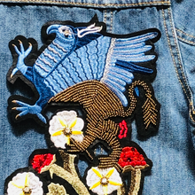 Load image into Gallery viewer, 2 Flower And Griffin Appliqué Patches