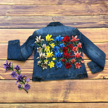 Load image into Gallery viewer, Beautiful Large Flower Appliqué Patch