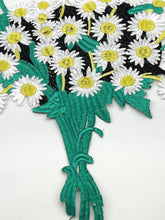 Load image into Gallery viewer, Beautiful Large Daisy Flower Iron or sew on