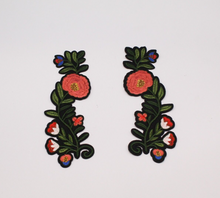 Load image into Gallery viewer, 2 Embroidered Red Rose Flower Appliqué Patches