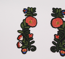 Load image into Gallery viewer, 2 Embroidered Red Rose Flower Appliqué Patches