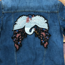 Load image into Gallery viewer, Flower And Swan Patch appliqué
