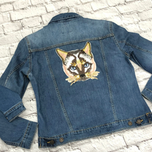 Load image into Gallery viewer, Large Sequin &amp; Embroidered  Cat  Head  Applique Patch
