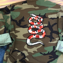 Load image into Gallery viewer, Sequin Snake Applique  Patch
