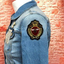 Load image into Gallery viewer, 2 Shield Style Patch With Bee on Red Velvet Crown  Applique
