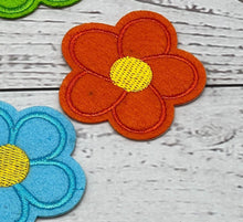 Load image into Gallery viewer, 7 Pieces  Flower Applique Patches

