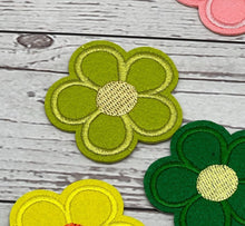 Load image into Gallery viewer, 7 Pieces  Flower Applique Patches
