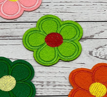 Load image into Gallery viewer, 7 Pieces  Flower Applique Patches
